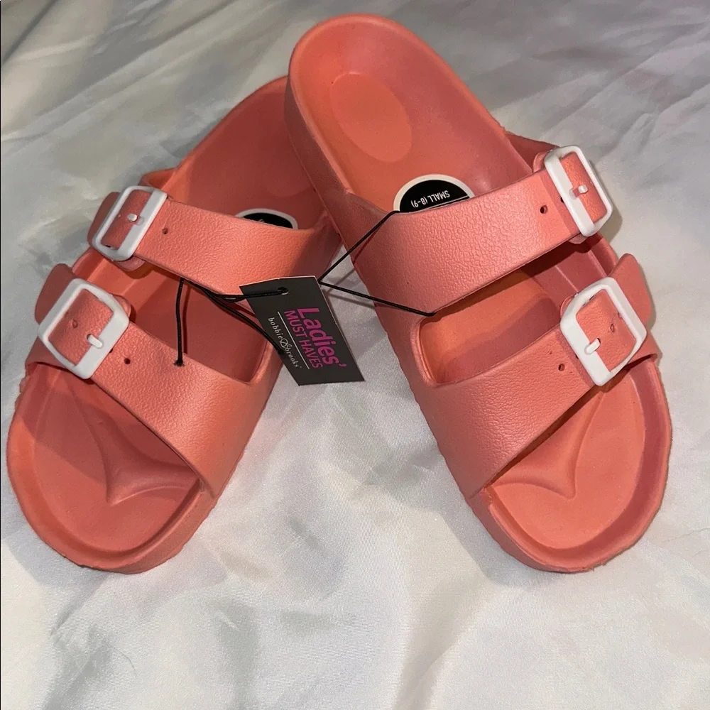 Bobbie Brooks size 8-9 Adjustable Buckle slide Sandals